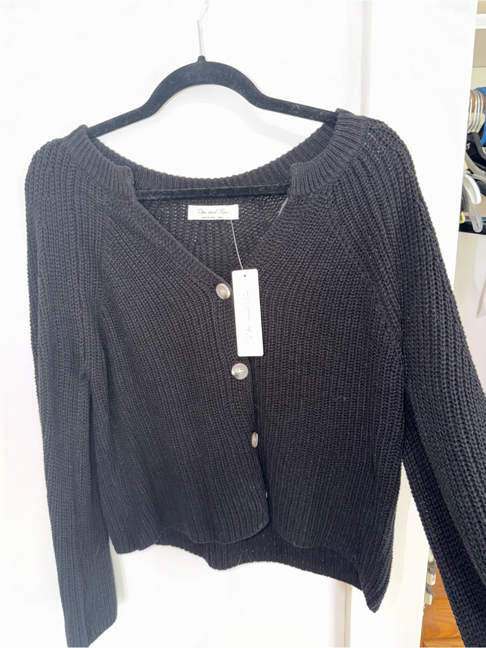 Doe & Rae Black Chunky V-Neck Button Cardigan